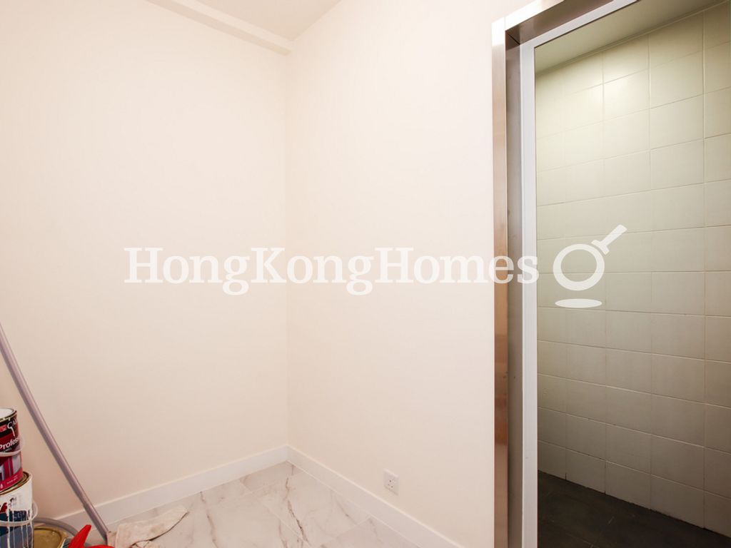 Maid's Room and Bathroom