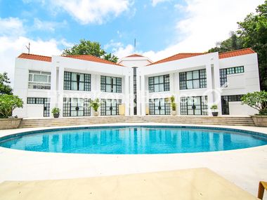 Private Pool and Garden