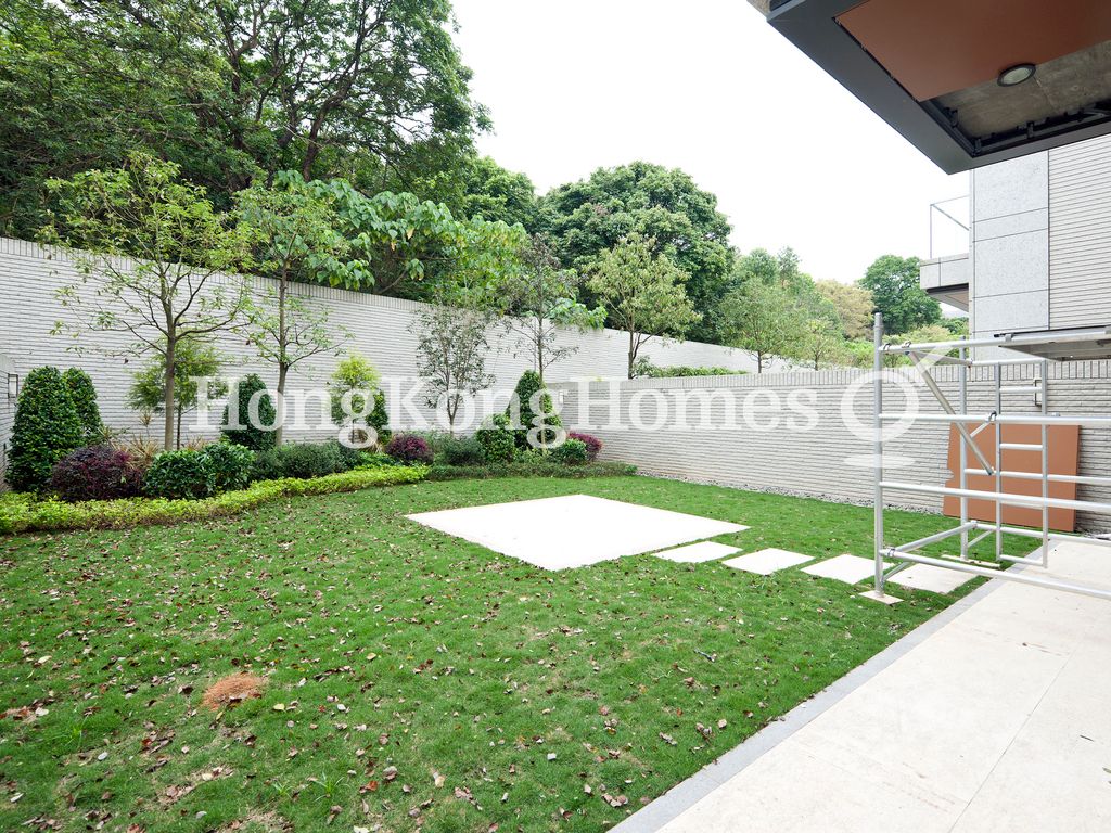 Private Garden off Living Room