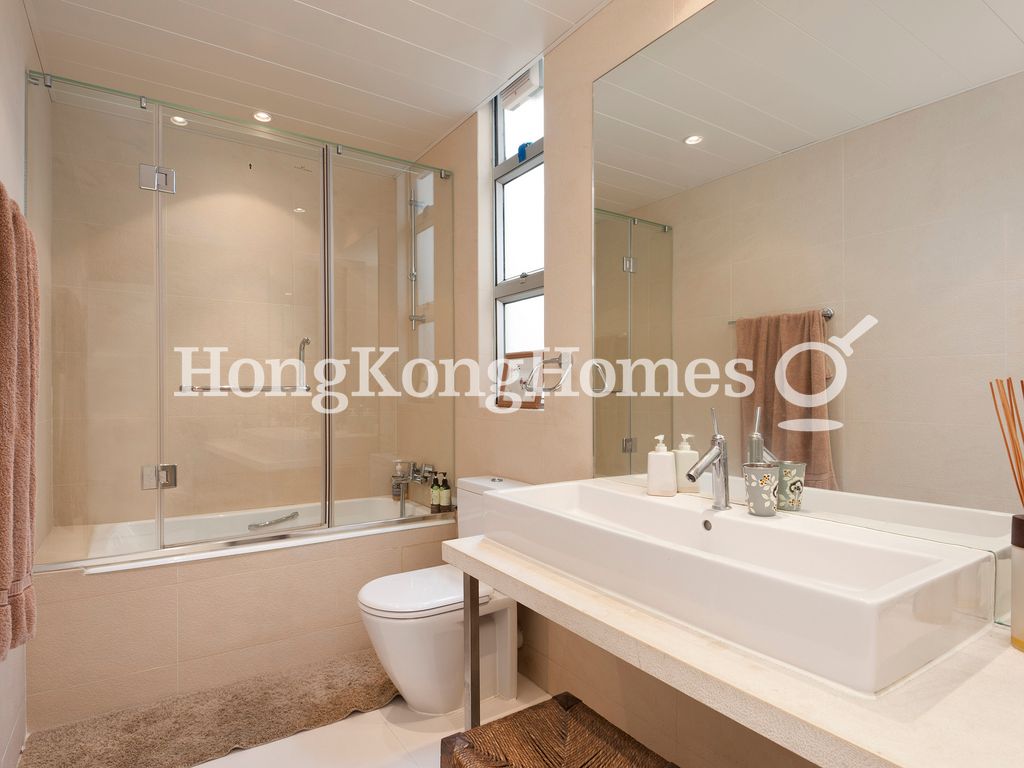 Fourth Ensuite Bathroom