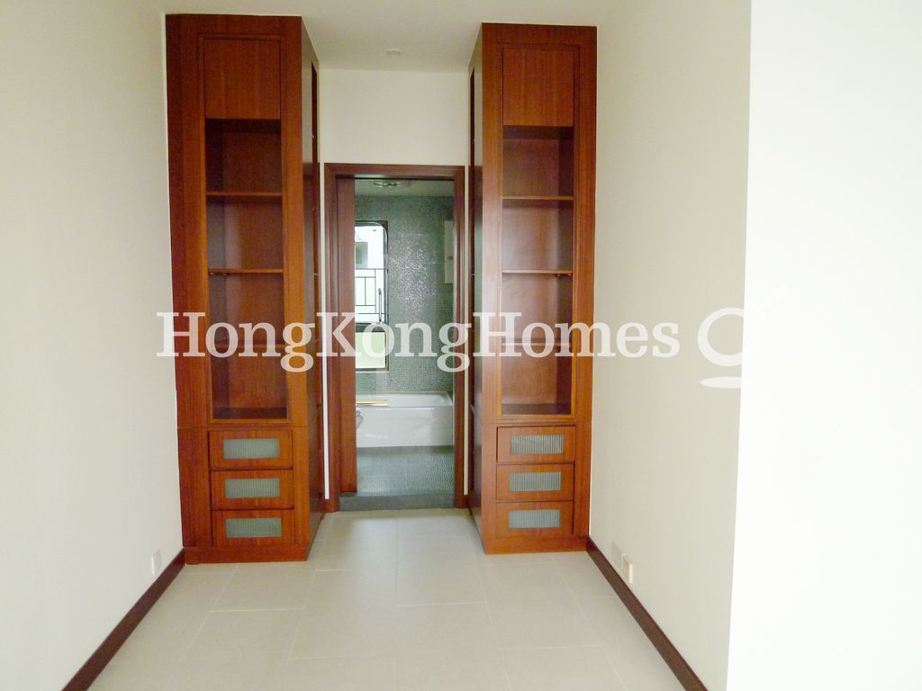 Built-in Wardrobe in Master Bedroom