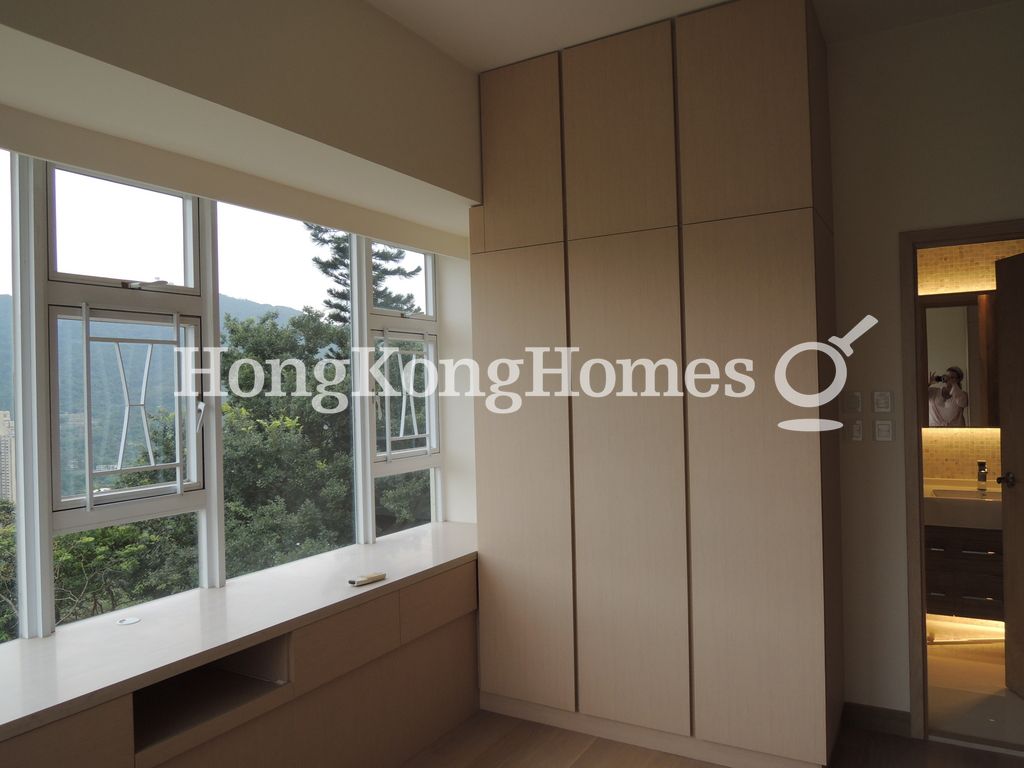 Built-in Wardrobe in Master Bedroom