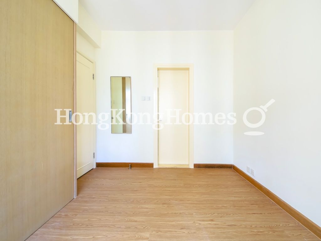 Built-in Wardrobe in Master Bedroom