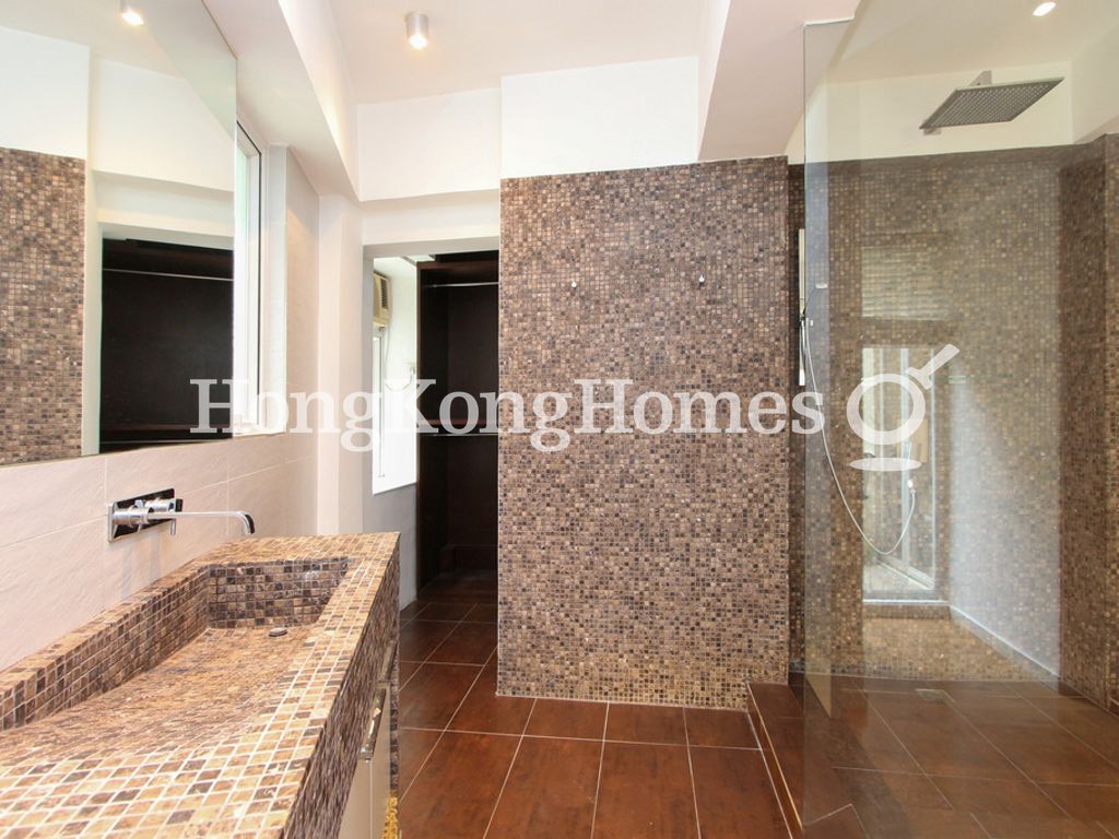 Second Ensuite Bathroom