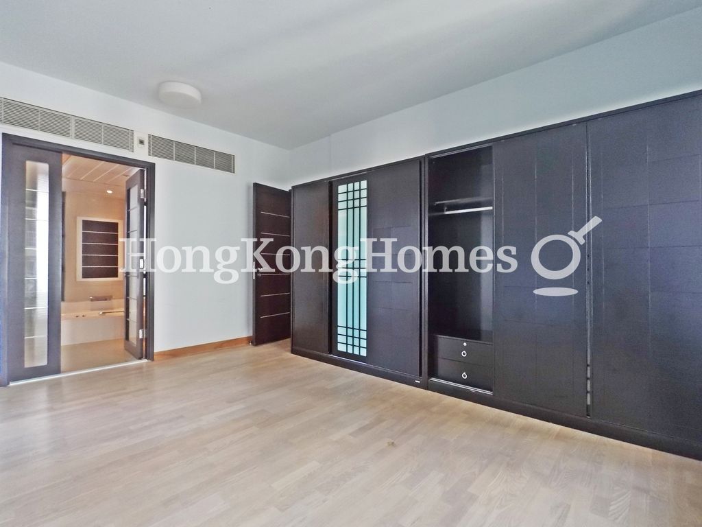 Built-in Wardrobe in Master Bedroom