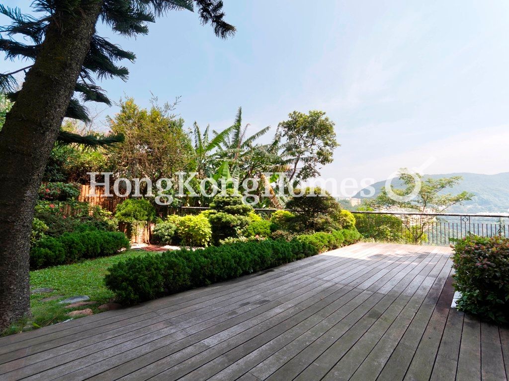 Private Garden off Living Room