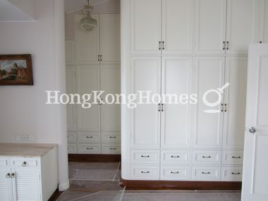 Built-in Wardrobe in Master Bedroom