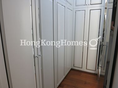 Built-in Wardrobes in Master Bedroom