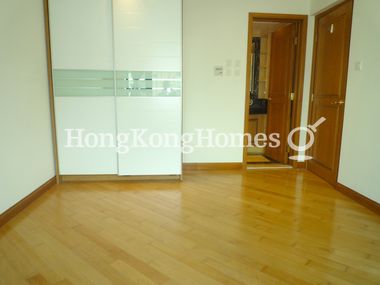 Built-in Wardrobe in Master Bedroom