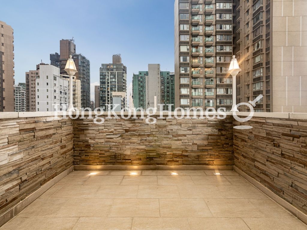 Private Terrace off Living & Dining Room