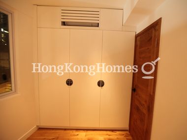 Built-in Wardrobe in Master Bedroom