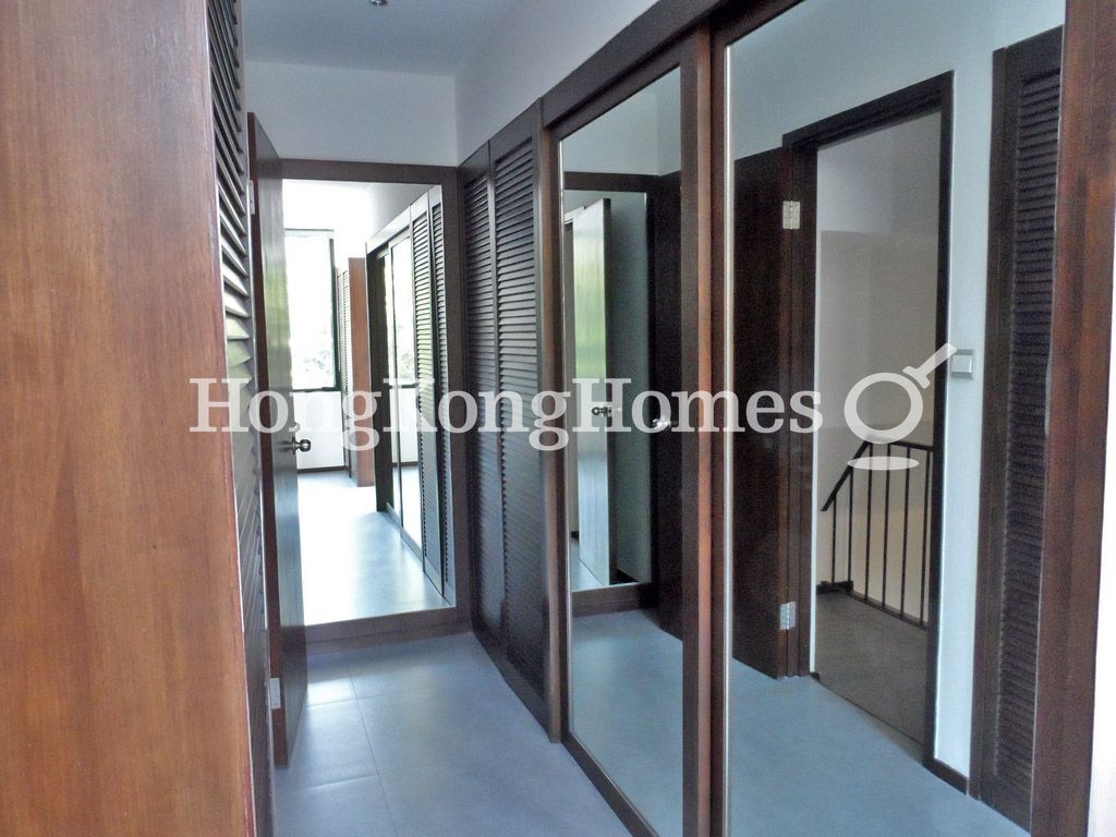 Built-in Wardrobe in Master Bedroom