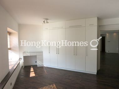 Built-in Wardrobe in Master Bedroom