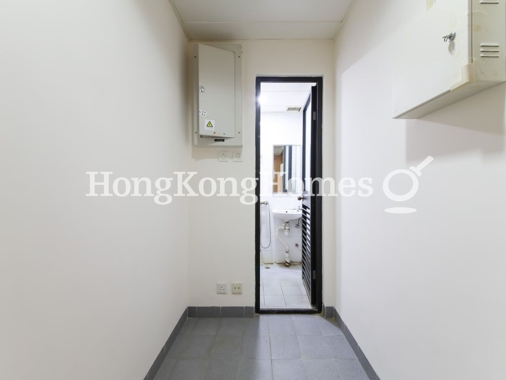 Maid's Room and Washroom