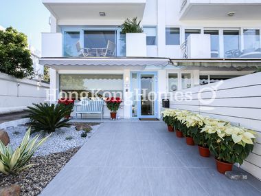 Private Garden off Dining Room