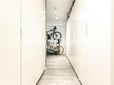 Built-in Wardrobe in Master Bedroom