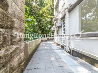 Private Garden off Living & Dining Room