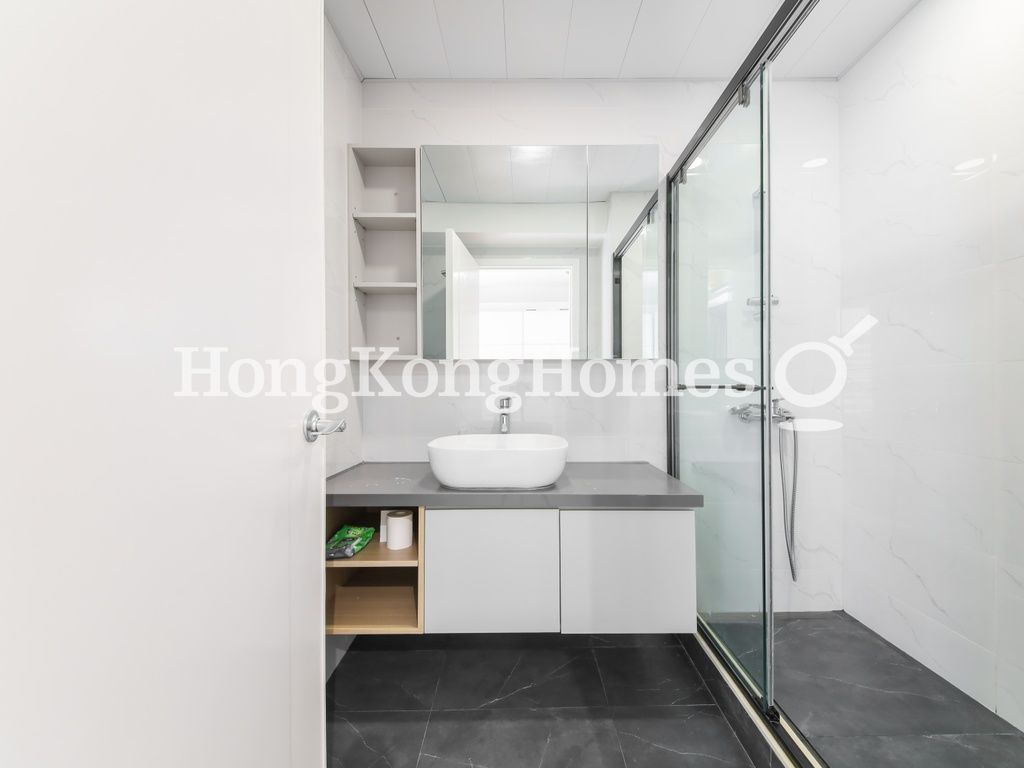 Fourth Ensuite Bathroom