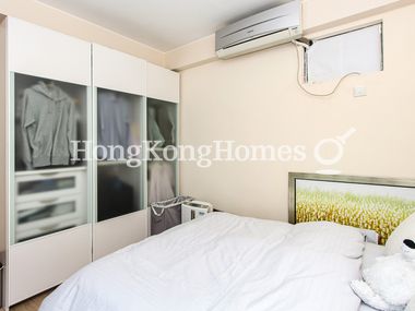 Built-in Wardrobe in Master Bedroom