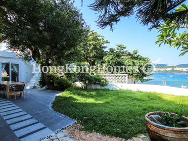 Private Garden off Living & Dining Room