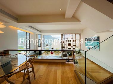 Dining room overlooks Living Room