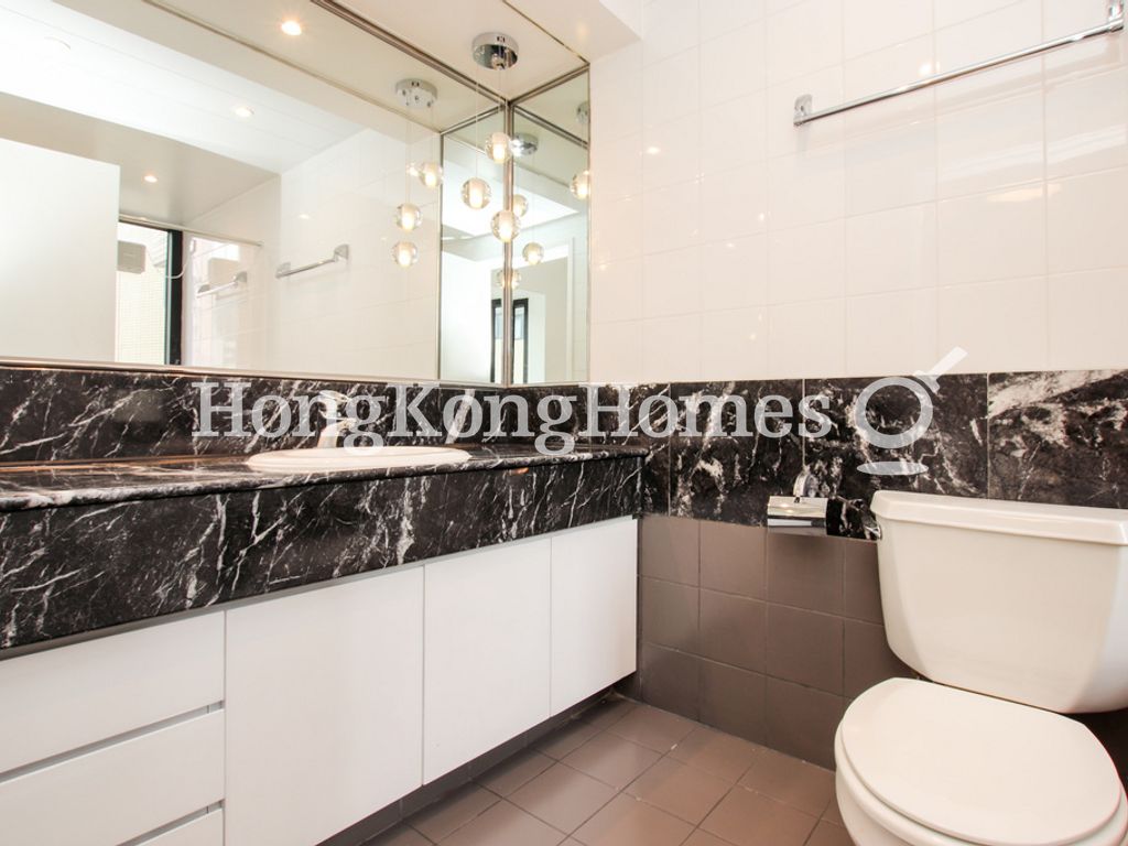 Second Ensuite Bathroom