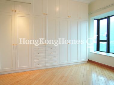 Built-in Wardrobe in Master Bedroom