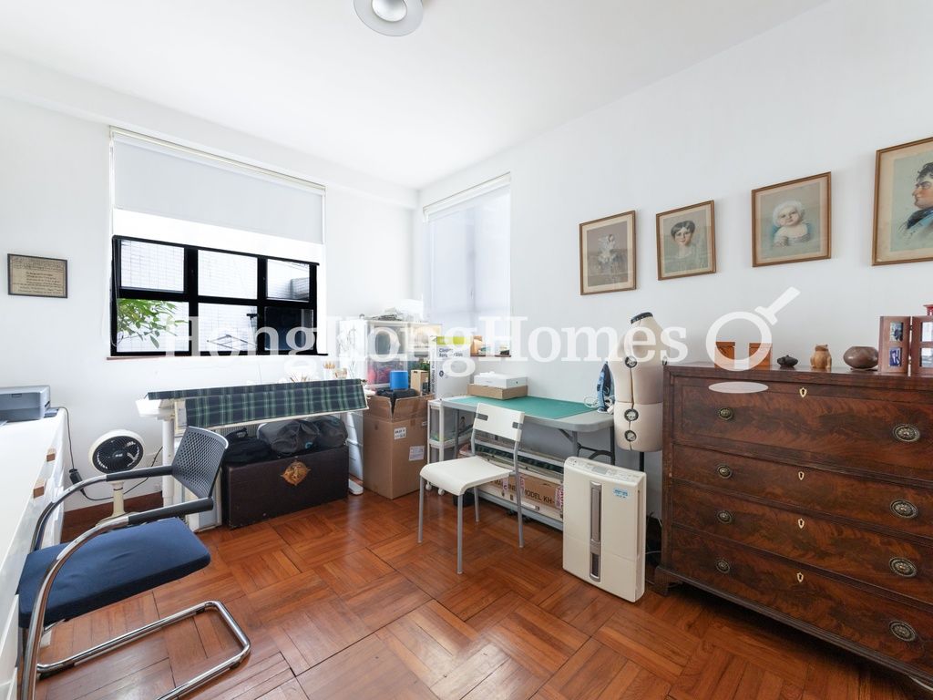 Second Ensuite Bedroom