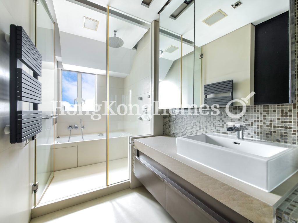 Second Ensuite Bathroom