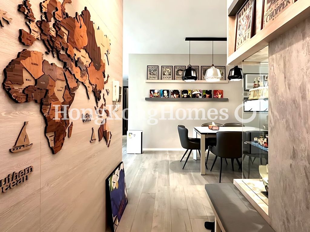 Hallway to Dining Room