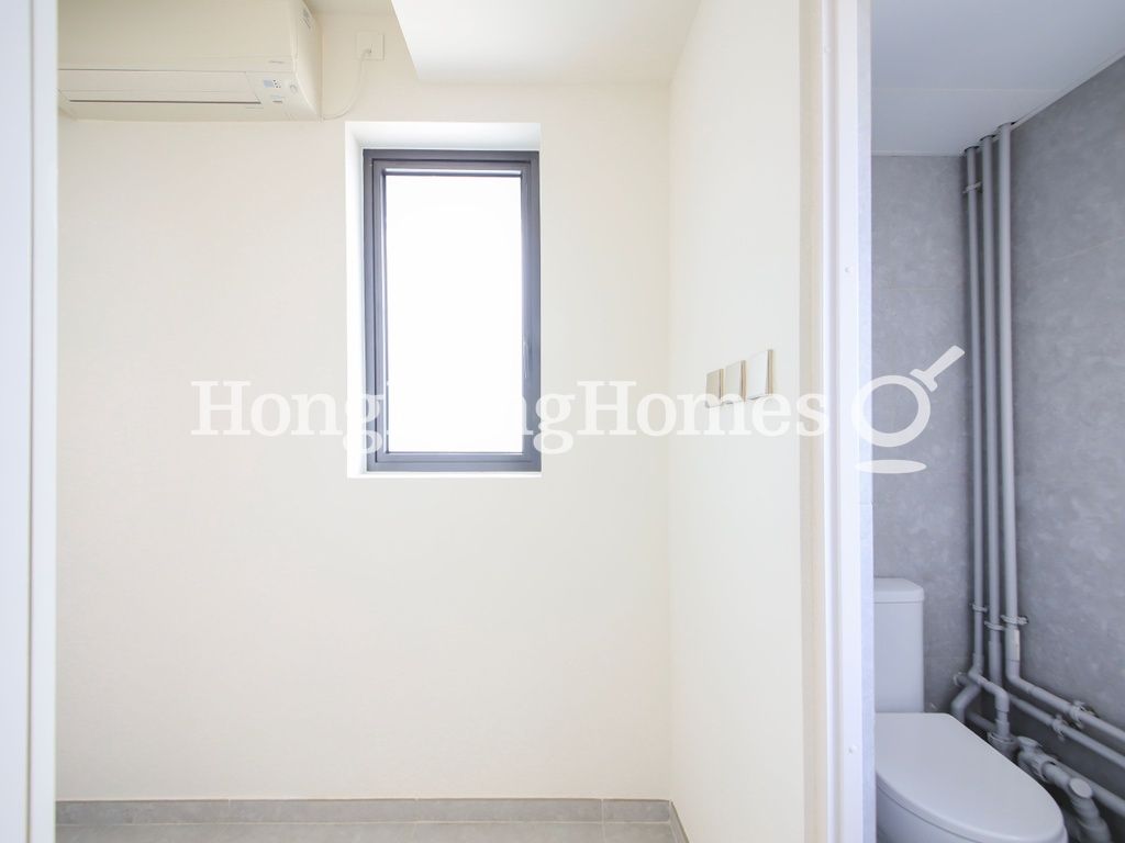 Maid's Room And Washroom