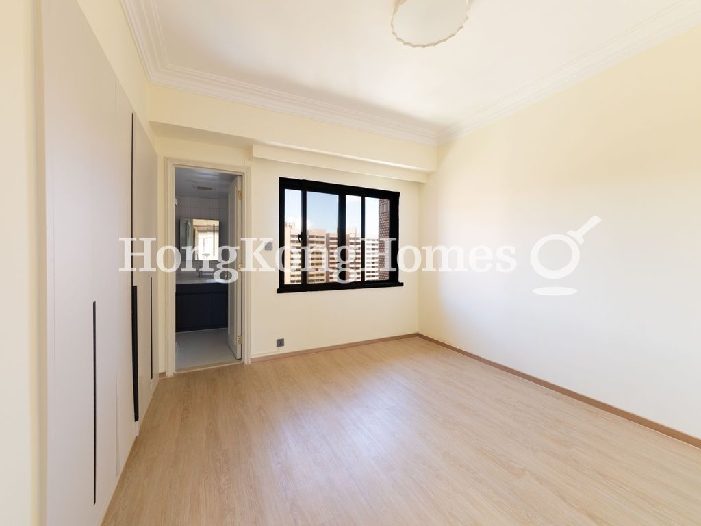 Second Ensuite Bedroom