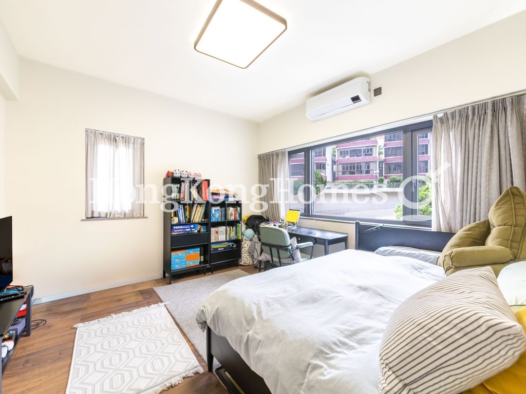 Second Esnuite Bedroom