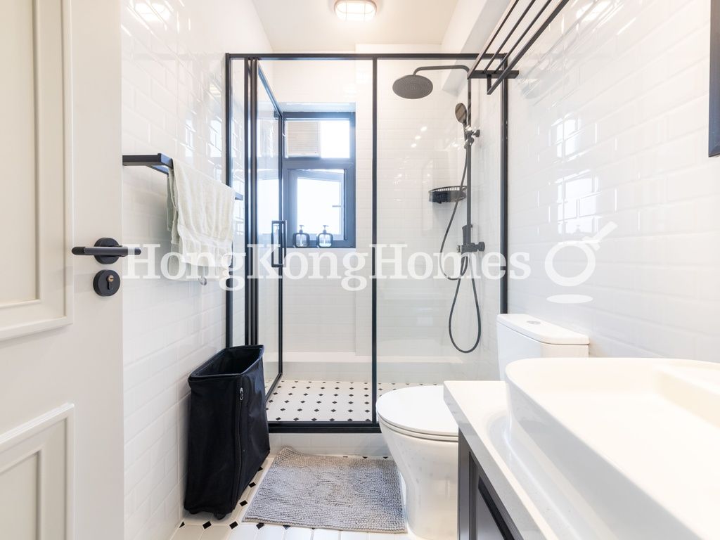 Second Ensuite Bathroom