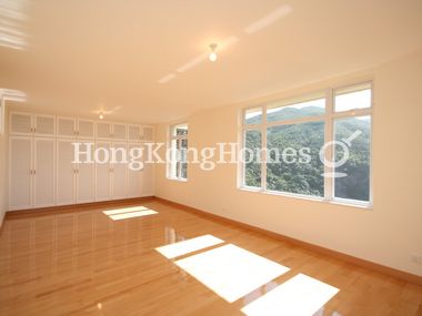 Built-in Wardrobe in Master Bedroom