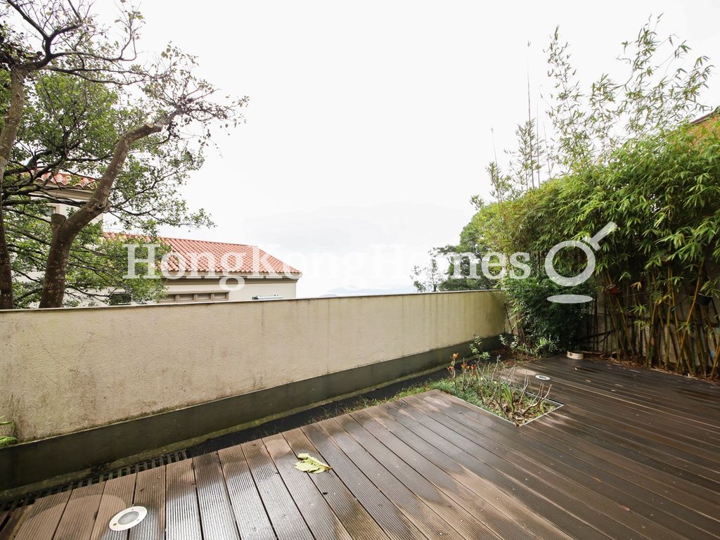 Private Garden off Family Room