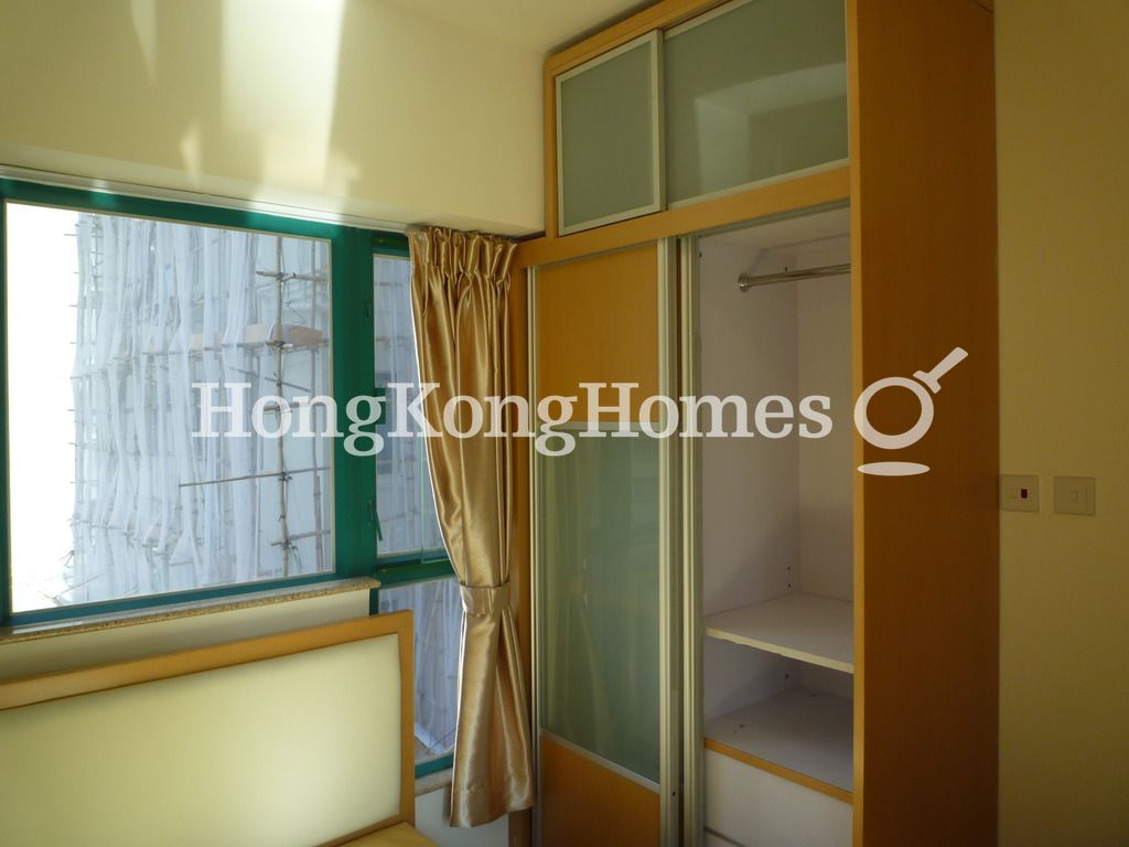 Built-in Wardrobe in Master Bedroom