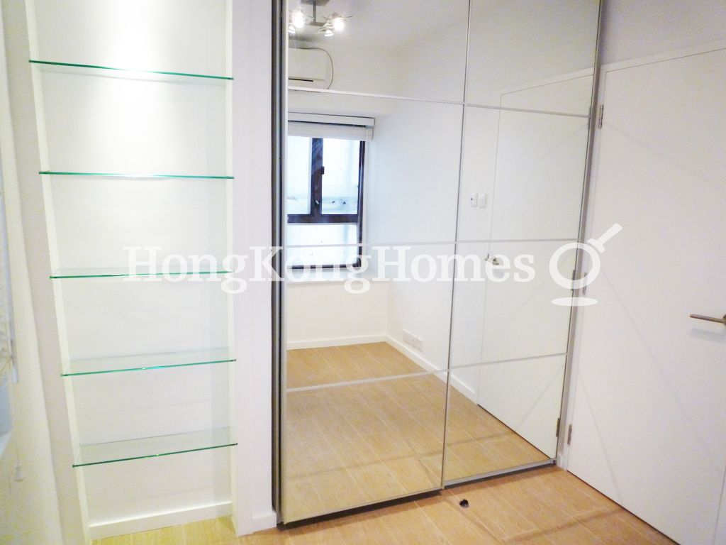 Built-in Wardrobe in Master Bedroom