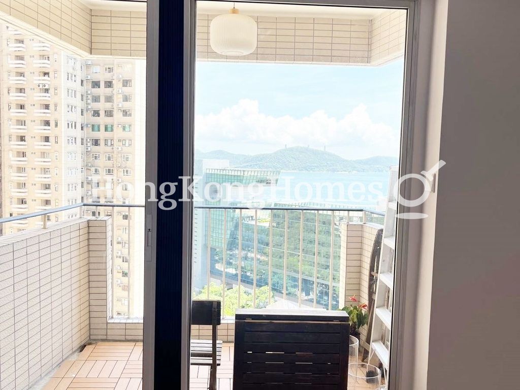 Balcony off Living/Dining Room