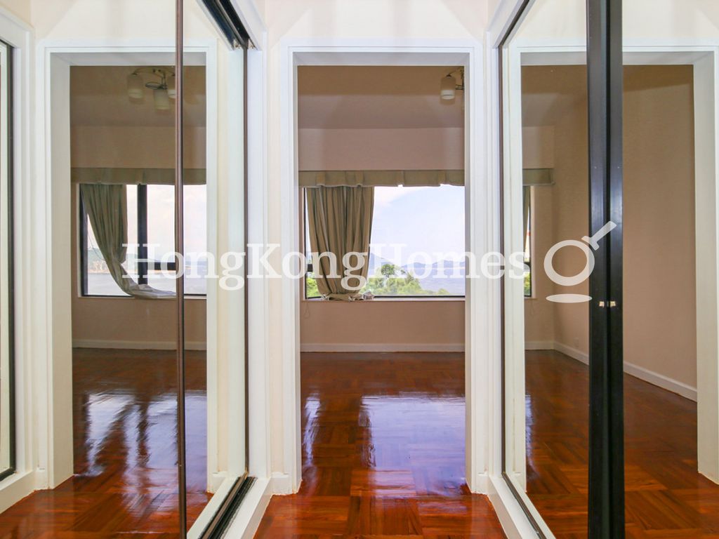 Built-in Wardrobe in Master Bedroom