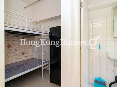 Maid's Room with Bathroom