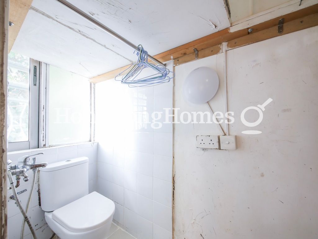 Maid's Room And Washroom