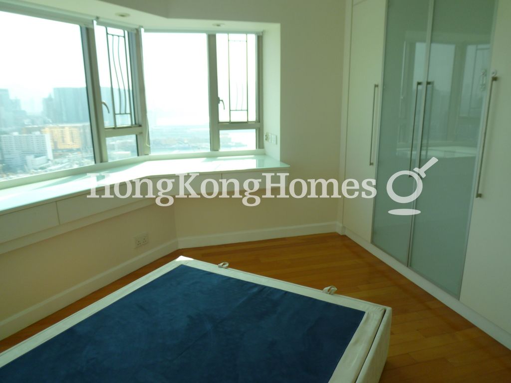 Built-in Wardrobe in Master Bedroom