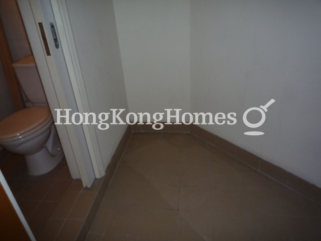 Maid's Room & Toilet