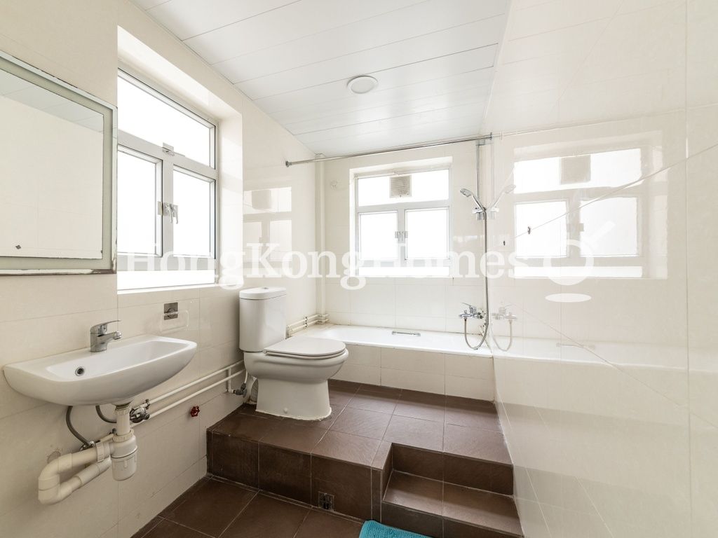 Second Ensuite Bathroom