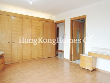 Built-in Wardrobe in Master Bedroom