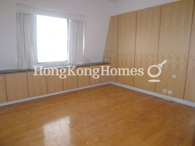 Built-in Wardrobe in Master Bedroom