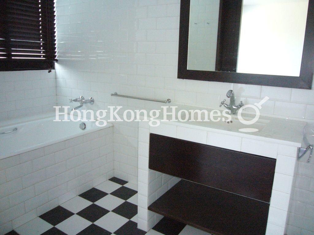 Second Ensuite Bathroom