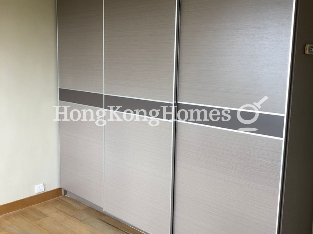 Built-in Wardrobe in Master Bedroom