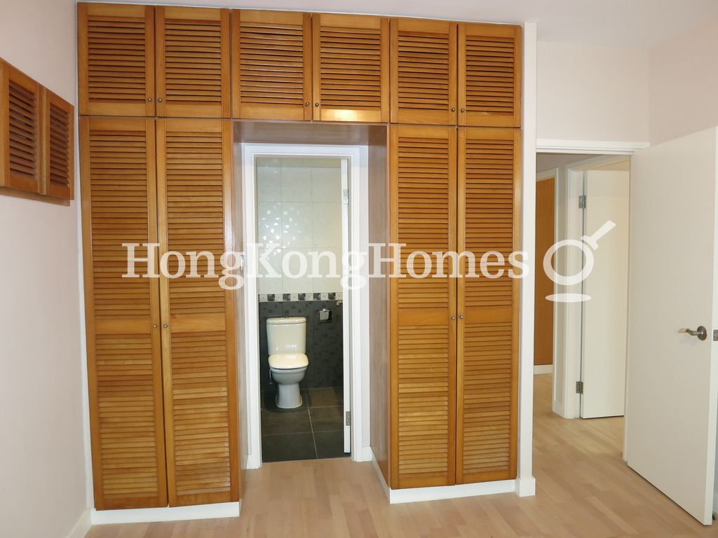 Built-in Wardrobe in Master Bedroom